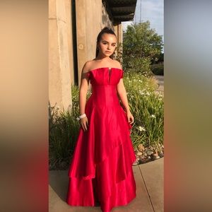 Stunning Vintage 1980’s SCAASI red strapless gown